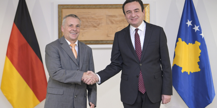 Kurti dhe ambasadori gjerman diskutojnë për zhvillimet e fundit në vend