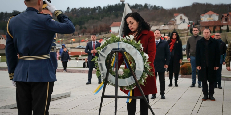 Presidentja Osmani bën sot homazhe në Prekaz dhe te varri i Isa Boletinit