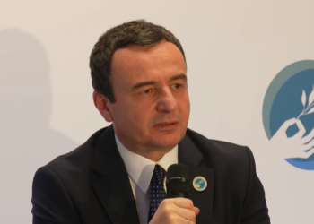 Kurti në Paris: Terroristët e sulmit të 24 shtatorit janë të lirë në Beograd