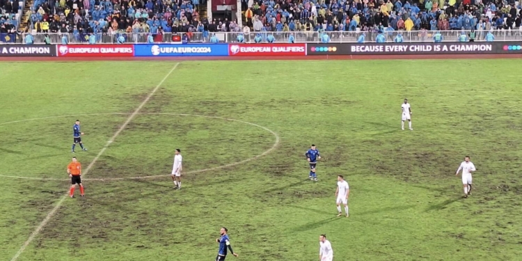 FFK-ja reagon pas akuzave për gjendjen e fushës, gjuan “topin” te institucionet