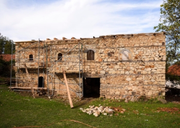 Fillojnë punimet në shtëpinë kullë të Vesel Godenit