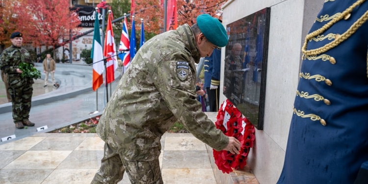 Përkujtohen 14 ushtarët britanikë që humbën jetën në Kosovë