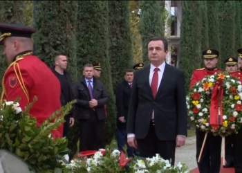 “Flamuri, Pavarësia, Bashkimi, Liria”, Kurti uron nga Vlora shqiptarët