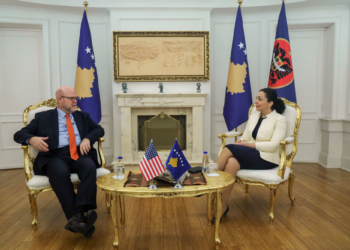 Osmani takohet me Hovenierin, diskutojnë për zhvillimet politike në vend