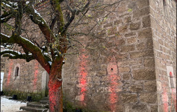 Në kullën e Isa Boletinit jehoi himni kombëtar