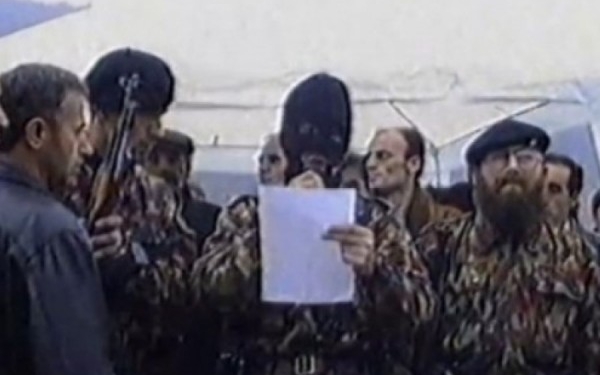 ​26 vjet nga dalja publike e UÇK-së në skenë