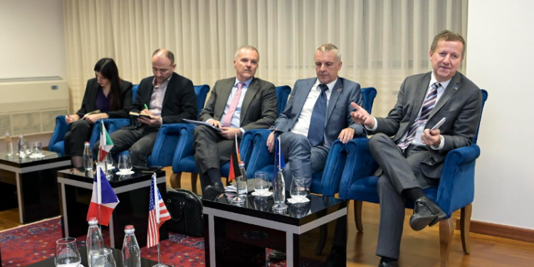 Organizmi i zgjedhjeve të Serbisë në Kosovë, temë diskutimi i Kurtit me ambasadorët e QUINT-it