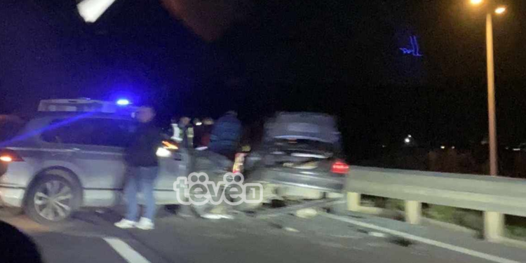 Tre persona të lënduar në një aksident në magjistralen Pejë – Prishtinë