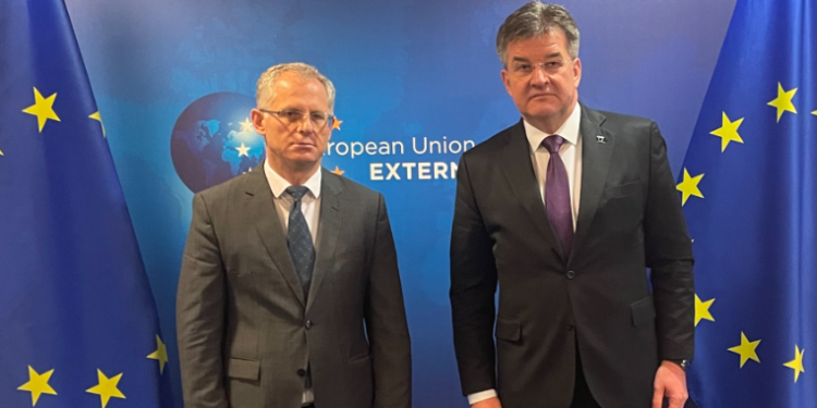 Lajçak thotë se takimi me Bislimin dhe Petkoviçin ishte i dobishëm