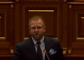 Abazi i thotë Kurtit se i ka quajtur serbofil ata që e kanë pranuar Asociacionin: Çka je sot ti kryeministër?