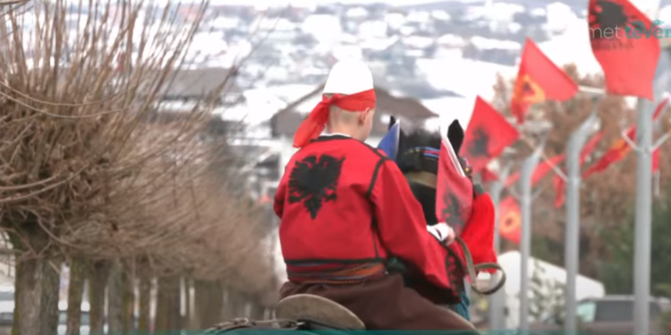 Mijëra vizitorë ia mësyjnë Prekazit