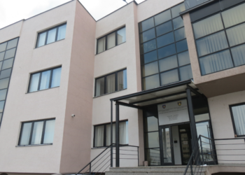 Arrestohet një i dyshuar për gjuajtje me granatë në Prizren, dy në kërkim