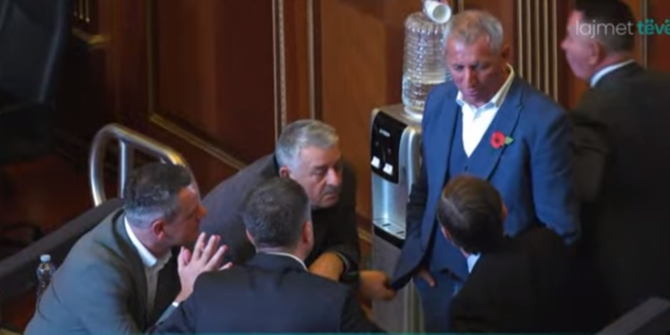 Opozita kundër projektbuxhetit të qeverisë