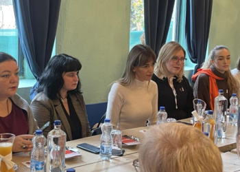 Haxhiu takohet me gratë ukrainase e afgane, njoftohet me kërkesat dhe përvojat e tyre