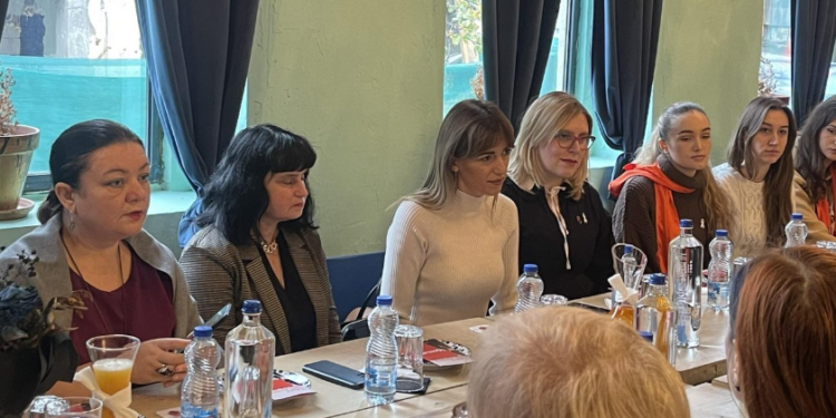 Haxhiu takohet me gratë ukrainase e afgane, njoftohet me kërkesat dhe përvojat e tyre