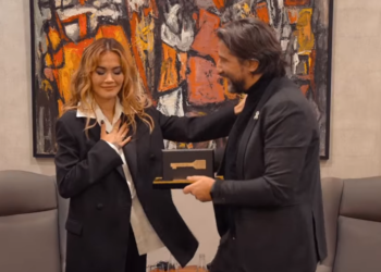 Rama i dhuron Rita Orës “Çelësin e Qytetit”