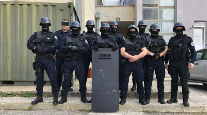 Reagon pjesëtari i Njësisë Speciale të Policisë: Ka kohë që nuk i kam kaluar 20 orë në shtëpi