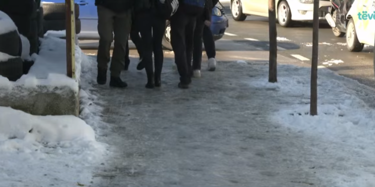 Trotuaret e pakalueshme në Prishtinë