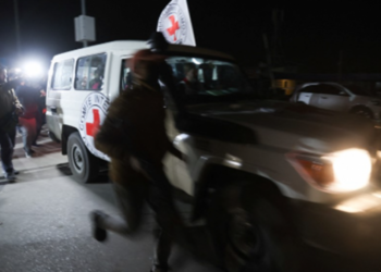 Qeveria izraelite: Gjashtë gra dhe shtatë të mitur u liruan nga Hamasi