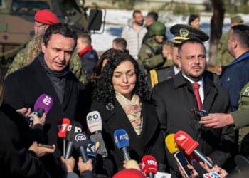 Kurti: Me optimizëm drejt të ardhmes kur e dimë sa të sigurt jemi me ushtrinë tonë