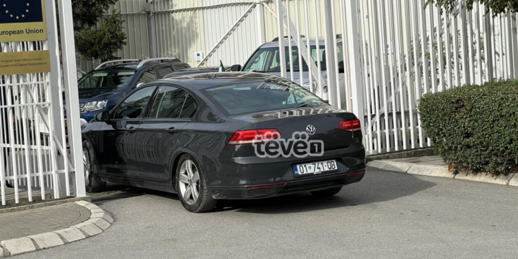 Opozita në takim me Lajçakun