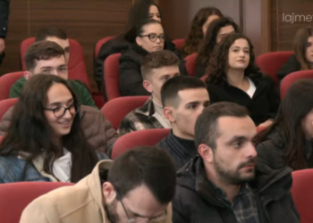 Rrezikohen bursat e studentëve mitrovicas