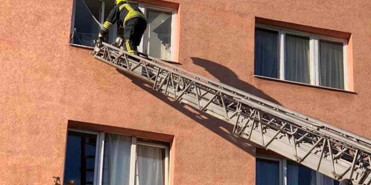 Erërat e forta shkaktojnë dëme në Prishtinë