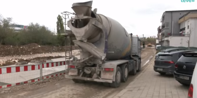 Rama vazhdon të mos i bindet vendimit të Gjykatës Komerciale për rrugën A