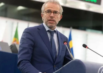 Reuten: Perëndimi duhet t’ia tregojë kufirin Serbisë