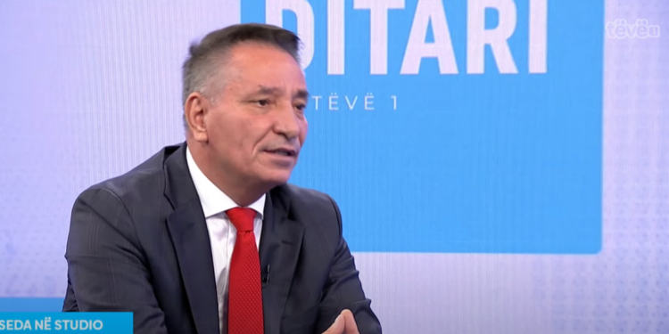 Lekaj për Rizvanollin: T’i mbledhë çaklat e të shkojë në shtëpi
