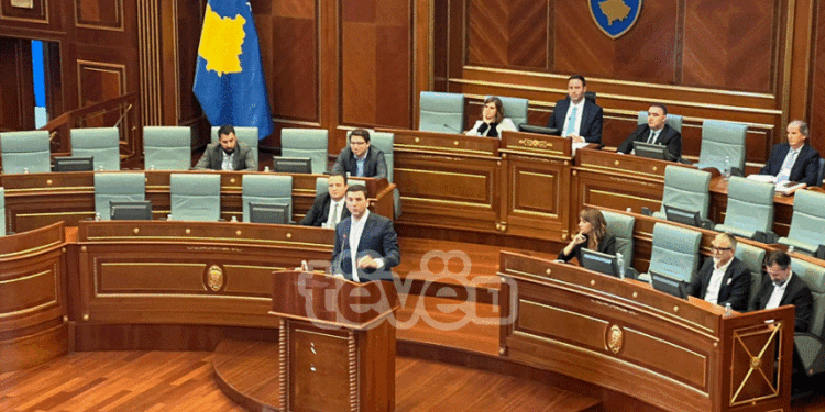 Krasniqi – Kurtit: A u qetësove kryeministër, a me qesh a me qajtë me fjalën tane?