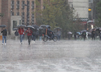 Stuhi dhe reshje të dendura në Shqipëri