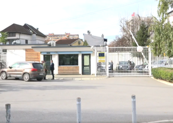 Nis takimi i Lajçak me ambasadorët