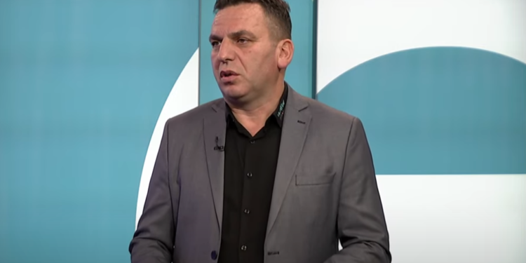 Llumnica: KEK-u për një vit realizoi mbi 100 milionë euro profit, menaxhmenti nuk i ndau me punëtorët