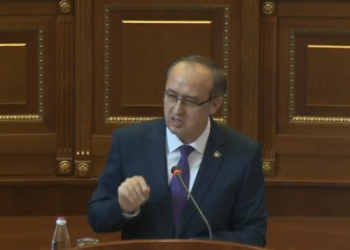 Hoti: Buxheti i vitit 2024 ka shpërputhje me zotimet e Qeverisë