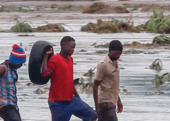 Përmbytjet në Afrikë, mbi 100 të vdekur, mes tyre 16 fëmijë