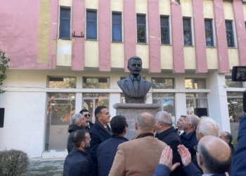 Përurohet në Peshkopi busti i Hasan Prishtinës