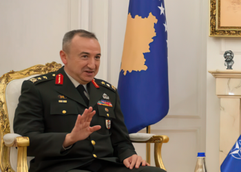 Komandanti i KFOR-it: Kemi katërfishuar praninë në veri