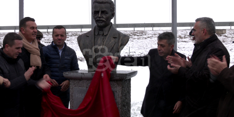 Inaugurohet në Prishtinë busti i heroit, Hasan Prishtina