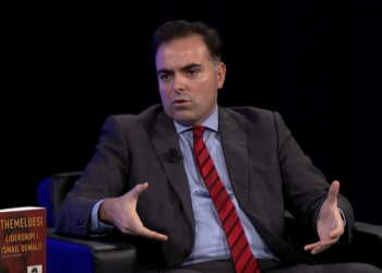 Beqiri: Ismail Qemaili thoshte se “pa u vrarë tradhtia nuk bashkohet Shqipëria”