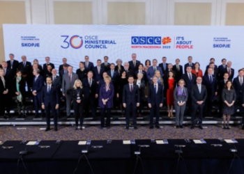 ​Foto familjare në prag të Këshillit Ministror të OSBE-së