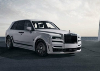 Rolls-Royce Cullinan zhvillon 697 kuaj/fuqi