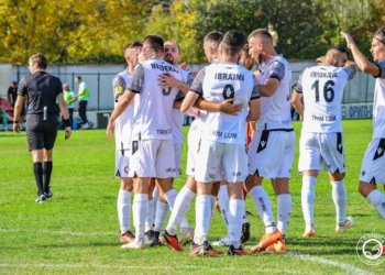 Struga mposht thellë Vardarin