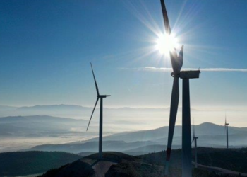 Turqia synon 5 miliardë dollarë investime në energjinë e erës deri në vitin 2028