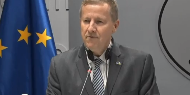Szunyog përmend themelimin e Asociacionit si një nga kushtet për heqjen e masave