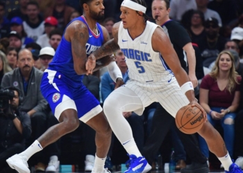 Clippers marrin fitoren e tretë, Phoenix befasohen në shtëpi nga Spurs