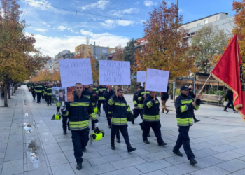 Zjarrfikësit pritet të marrin përgjigje për kërkesat e tyre brenda një jave