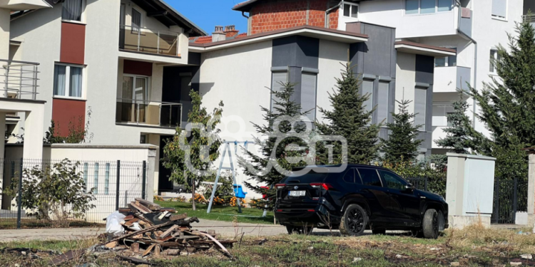 Përfundon bastisja në shtëpinë e ish-këshilltarit të Thaçit