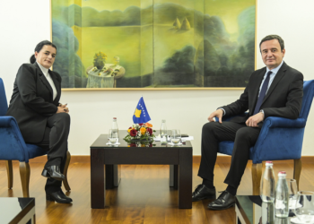 Kurti takon Vasfije Krasniqin, flasin për statusin e të dhunuarve gjatë luftës