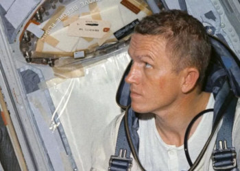 Vdes astronauti i NASA-s që udhëhoqi misionin e parë hapësinor rreth Hënës